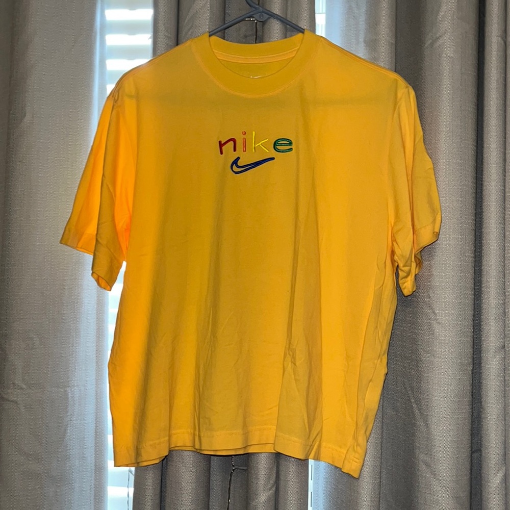 Nike tee